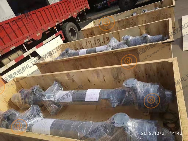 裝箱待發貨的碳化硅換熱器2 裝箱待發貨的碳化硅換熱器2